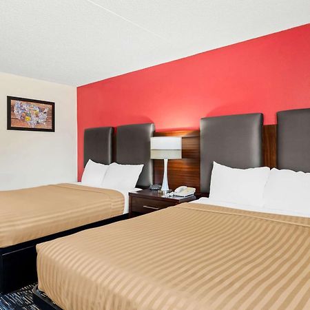 Econo Lodge Emporia Buitenkant foto