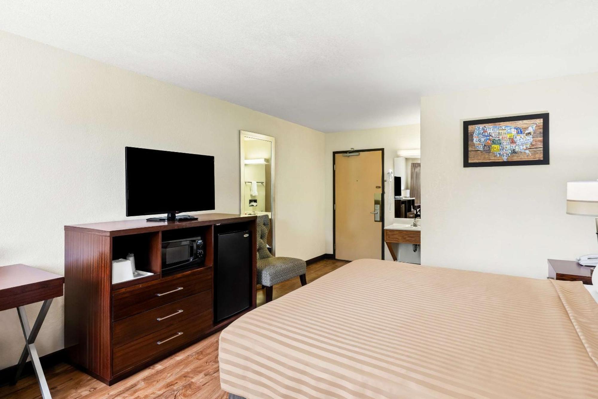 Econo Lodge Emporia Buitenkant foto