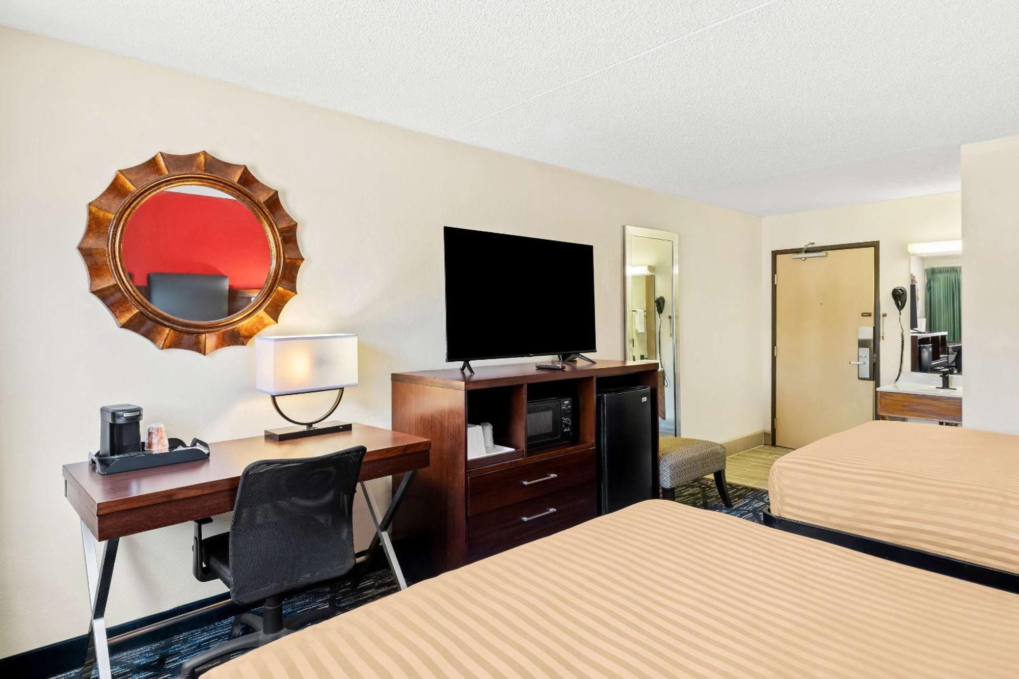 Econo Lodge Emporia Buitenkant foto