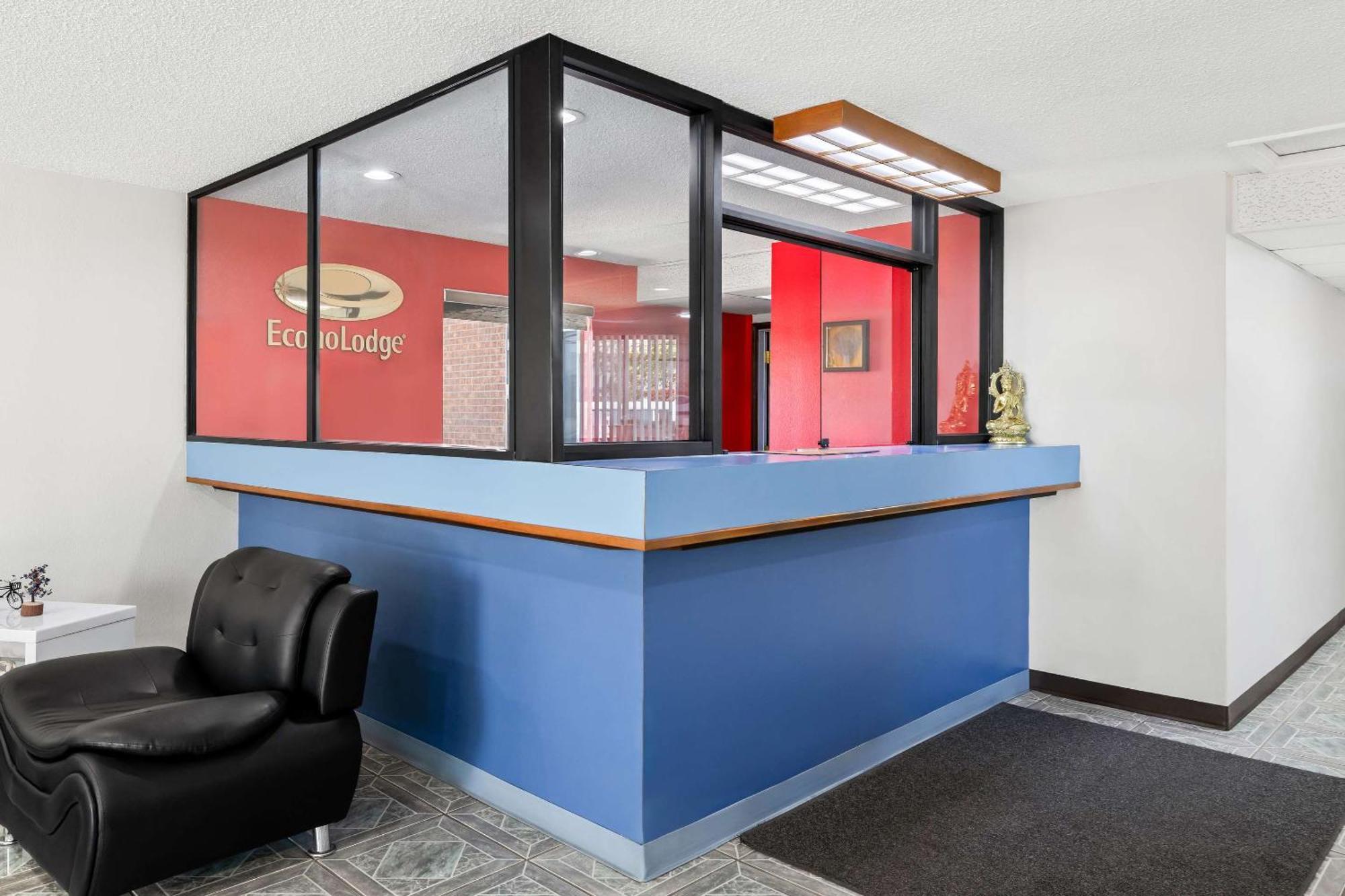 Econo Lodge Emporia Buitenkant foto