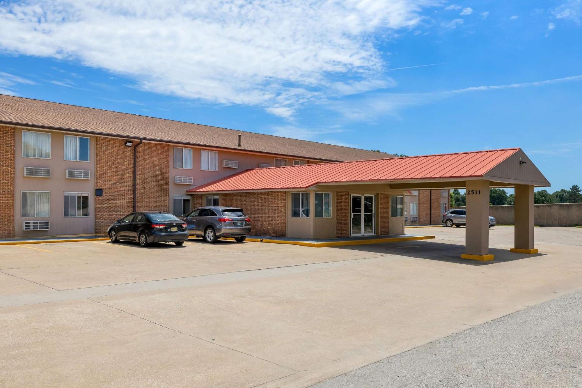Econo Lodge Emporia Buitenkant foto